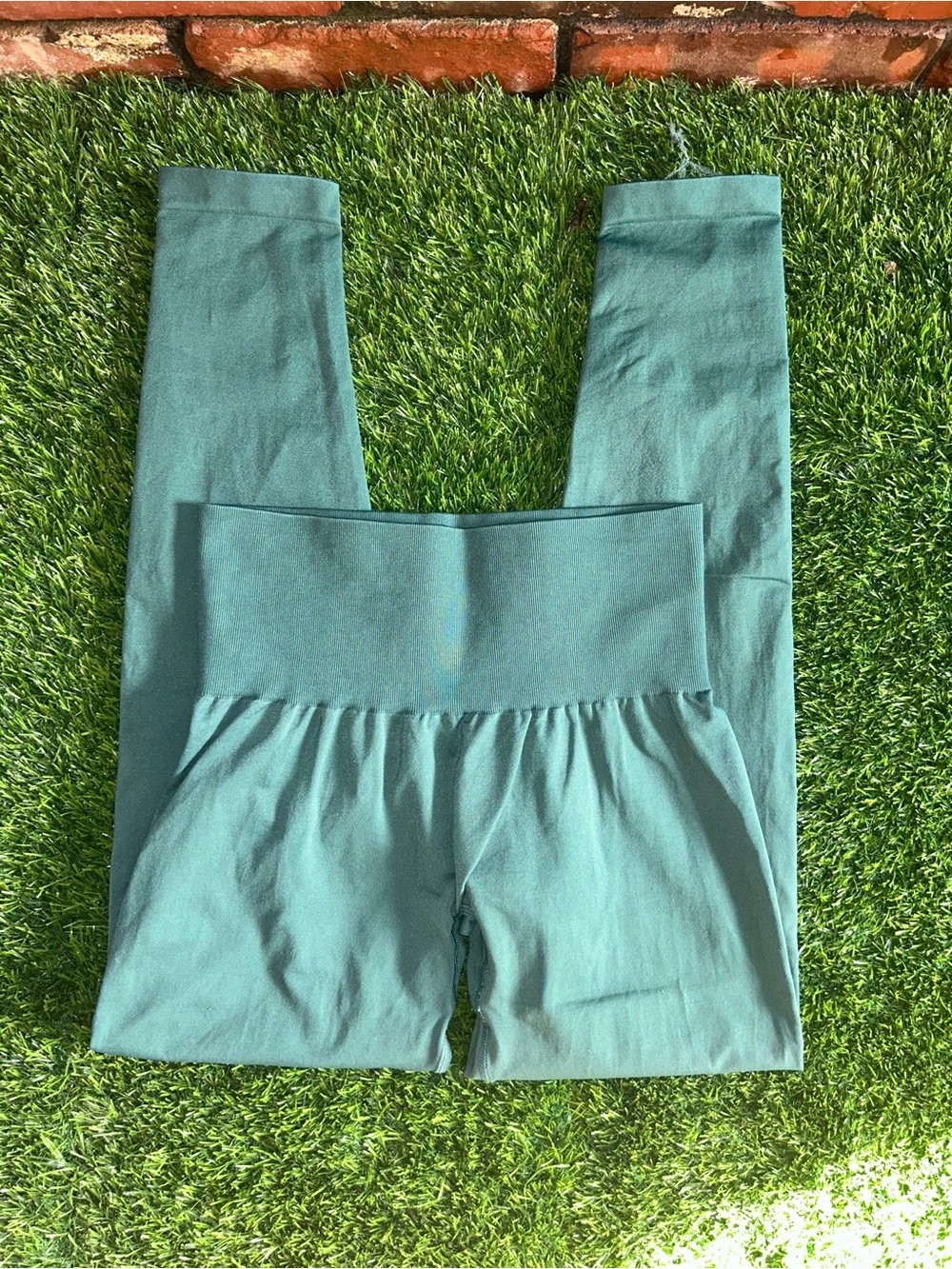 NVGTN Solid Seamless Leggings